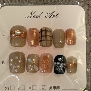 Elegant handmade press on Nail Art Set with Pearl and Metallic Accents